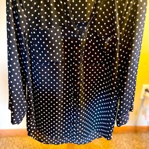 Stain free, smoke free, gently used 3/4 to long sleeve. Polka dot. B/W